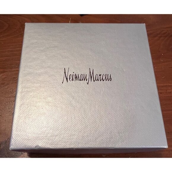 Devon Leigh gold link multi-charm necklace, mother of pearl, coin charms NWT - Picture 6 of 6